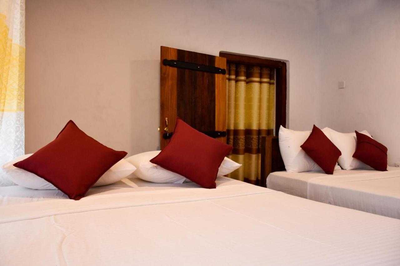 דניאיאה Rainforest Holiday Inn מראה חיצוני תמונה