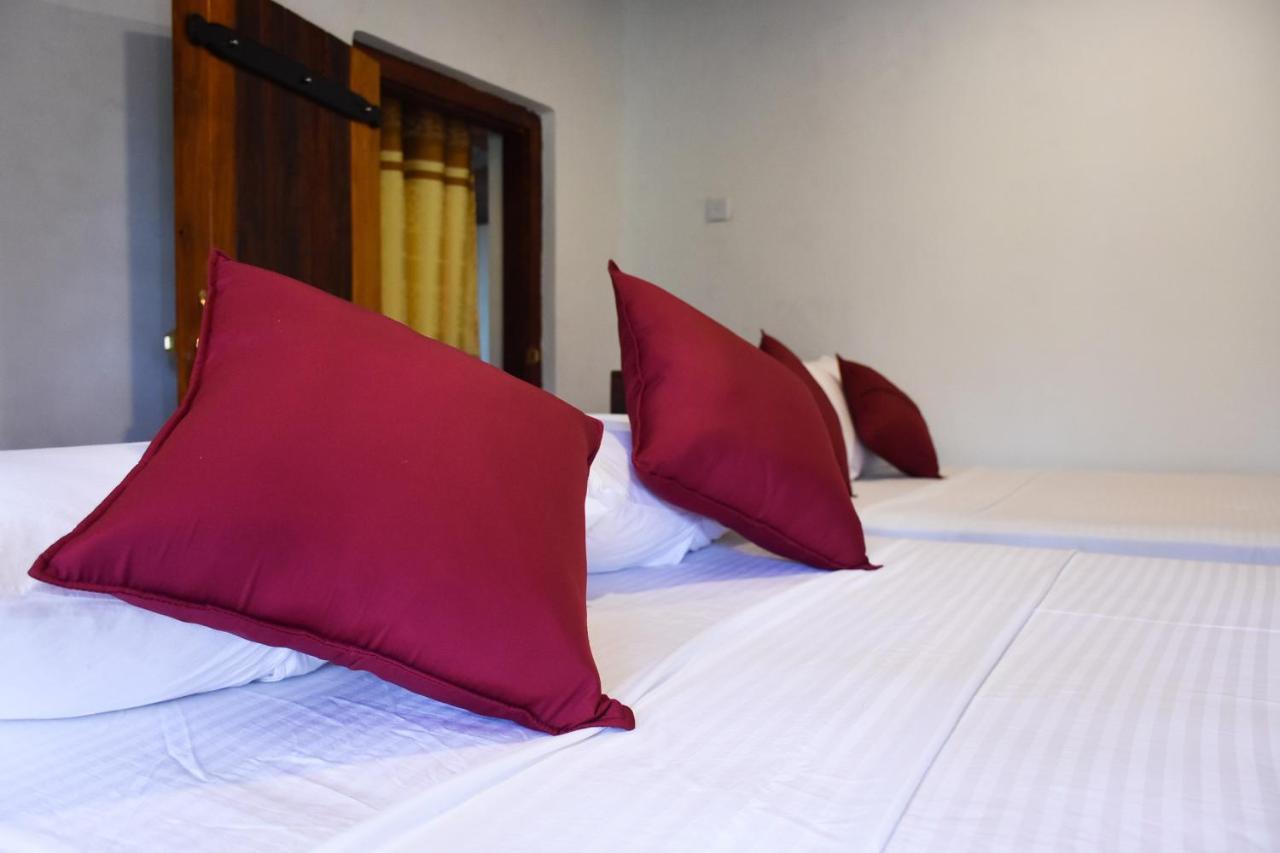 דניאיאה Rainforest Holiday Inn מראה חיצוני תמונה